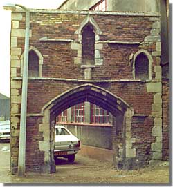 Whitefriars gate; photo © S.Alsford