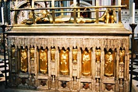 Tomb monument