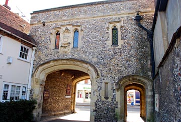 Canon Gate, Chichester