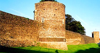 Canterbury walls and towers