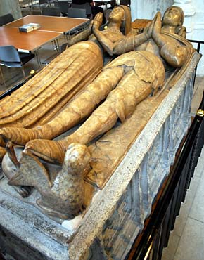 tomb effigies of John and Agnes Crosby